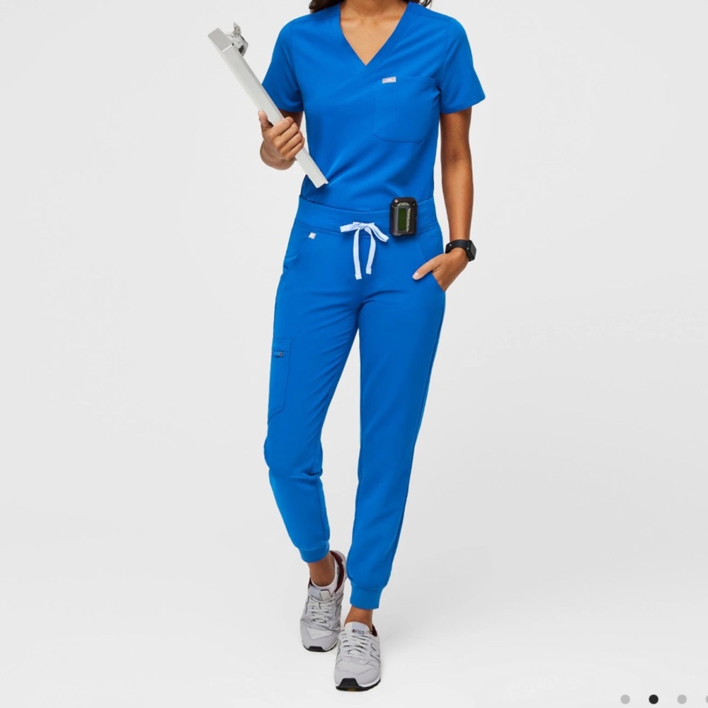 Figs Women's Royal Blue Drawstring Joggers & V-Neck Top